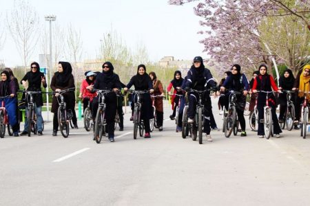 ضرورت راه اندازی مسیر دوچرخه در بوستان بانوان قزوین