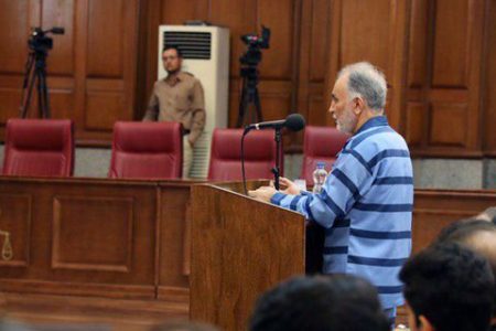 قاضی دادگاه نجفی مجازات شهادت دروغ را به مسعود استاد تفهیم کرد