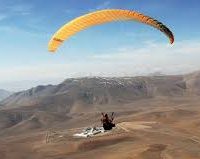 سقوط پاراگلایدر سوار در ارتفاعات کاماسار الموت غربی