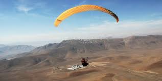 سقوط پاراگلایدر سوار در ارتفاعات کاماسار الموت غربی