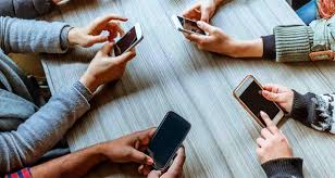 آیا تلفن همراه موجب انتقال کرونا می‌شود؟