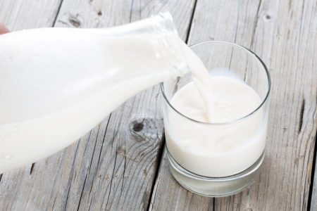 پایش و آزمایش ۳۳۰ نمونه شیر خام تولیدی در استان قزوین