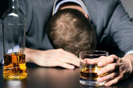 خطرات مسمومیت با الکل صنعتی اطلاع رسانی شود