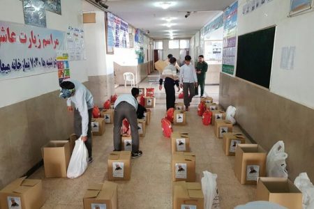 ۸۰ بسته معیشتی توسط دانش آموزان بسیجی شهر اقبالیه توزیع شد