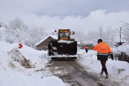 جاده‌های ۳۰ استان درگیر برف و باران می شوند