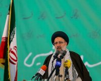 دشمن در صدد است با تحریم‌ها جلو پیشرفت ایران را  بگیرد