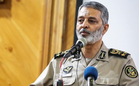 نیروهای مسلح جمهوری اسلامی ایران ماشین جنگی دشمن را متوقف کرد