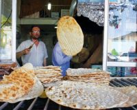 نظارت دقیق نانوایی شهر های محمدیه و مهرگان از سوی دادستان عمومی و انقلاب محمدیه