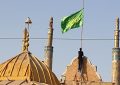 پرچم بارگاه مقدس امامزاده حسین(ع) در قزوین تعویض شد