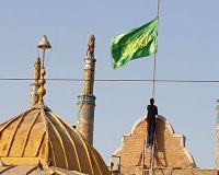 پرچم بارگاه مقدس امامزاده حسین(ع) در قزوین تعویض شد