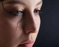 اشک زنان باعث برانگیختگی جنسی در مردان می‌شود