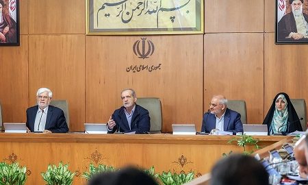 تکذیب استعفای اعضای دولت