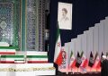 ادای احترام  به پیکر مطهر رهبر شهید انقلاب؛ حضرت آیت الله العظمی خامنه ای(ره)