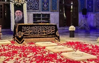 اولین تصاویر از مزار مطهر رهبر شهید در حرم رضوی