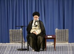 هیچ ملت با شرفی، مذاکره همراه با تهدید را قبول نمی‌کند