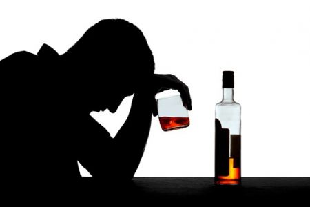 مرگ ۲۰ نفر در آذربایجان‌شرقی بر اثر مصرف الکل