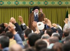 دشمن فهمیده ایران با فشار نظامی تسلیم و تصرف نمی‌شود