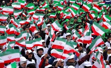 ملت ایران هرگز تن به سلطه و وابستگی نخواهد داد