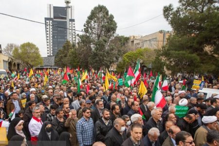 مردم قزوین شعار مرگ بر آمریکا و اسرائیل سر دادند