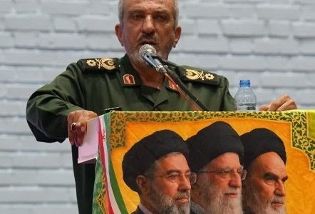 دشمن ملت ایران، جبهه استکبار و در رأس آن آمریکاست