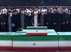 عالمیان ! مصلی محشر به پا شده است