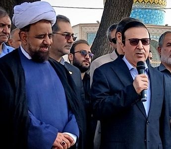 دشمن به دنبال زمین زدن اصولگرا یا اصلاح‌طلب نیست؛ هدف دشمن ایران است